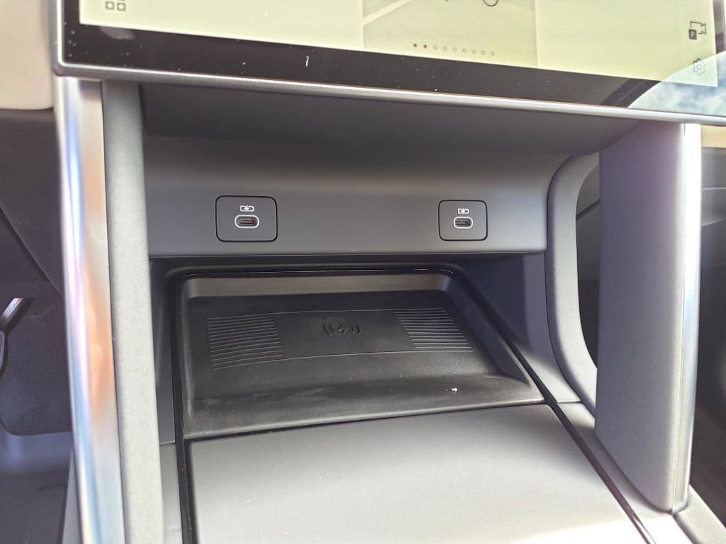 Used 2025 Land Rover Discovery Sport S image 19