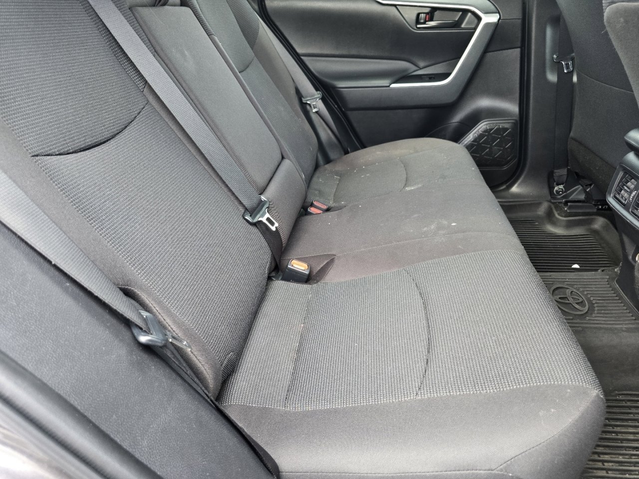 Used 2023 Toyota RAV4 LE FWD image 16
