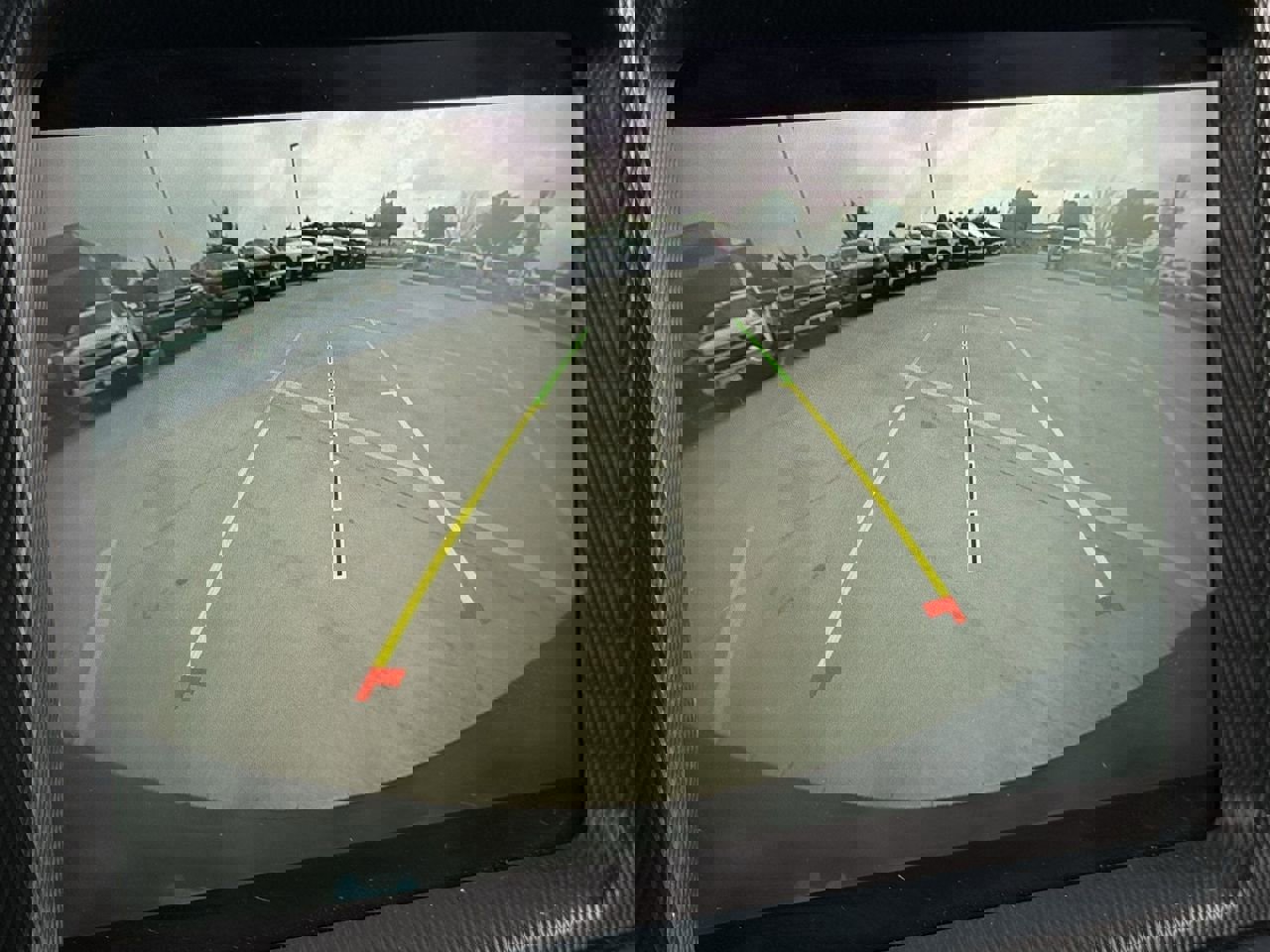 Used 2022 Jeep Wrangler Unlimited Sahara w/ Cold Weather Group image 17