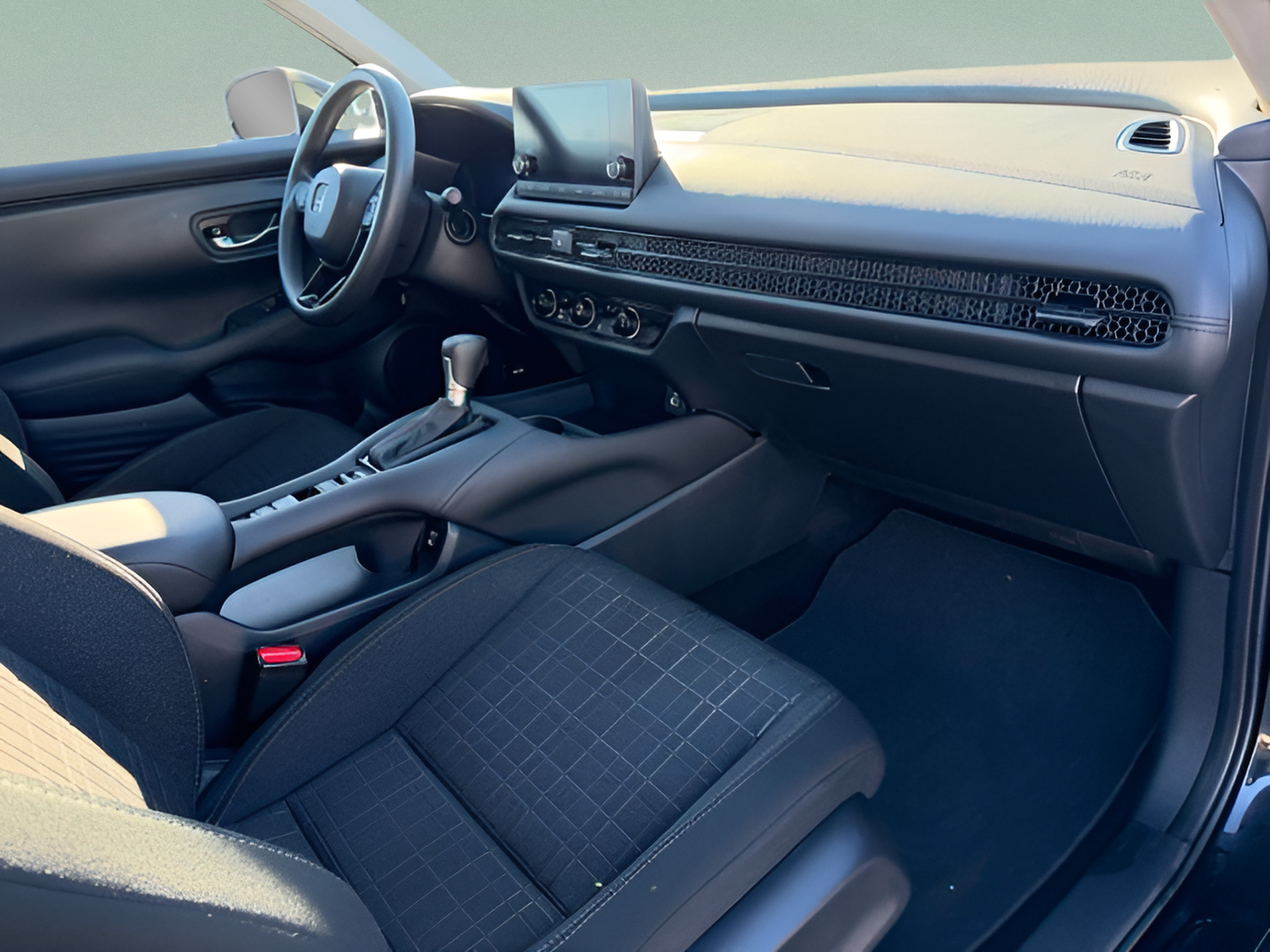 Certified 2025 Honda HR-V LX image 27