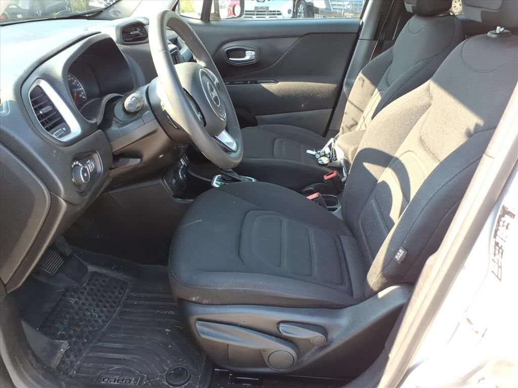 Used 2021 Jeep Renegade Latitude w/ Sun & Sound Group AWD/4WD image 13