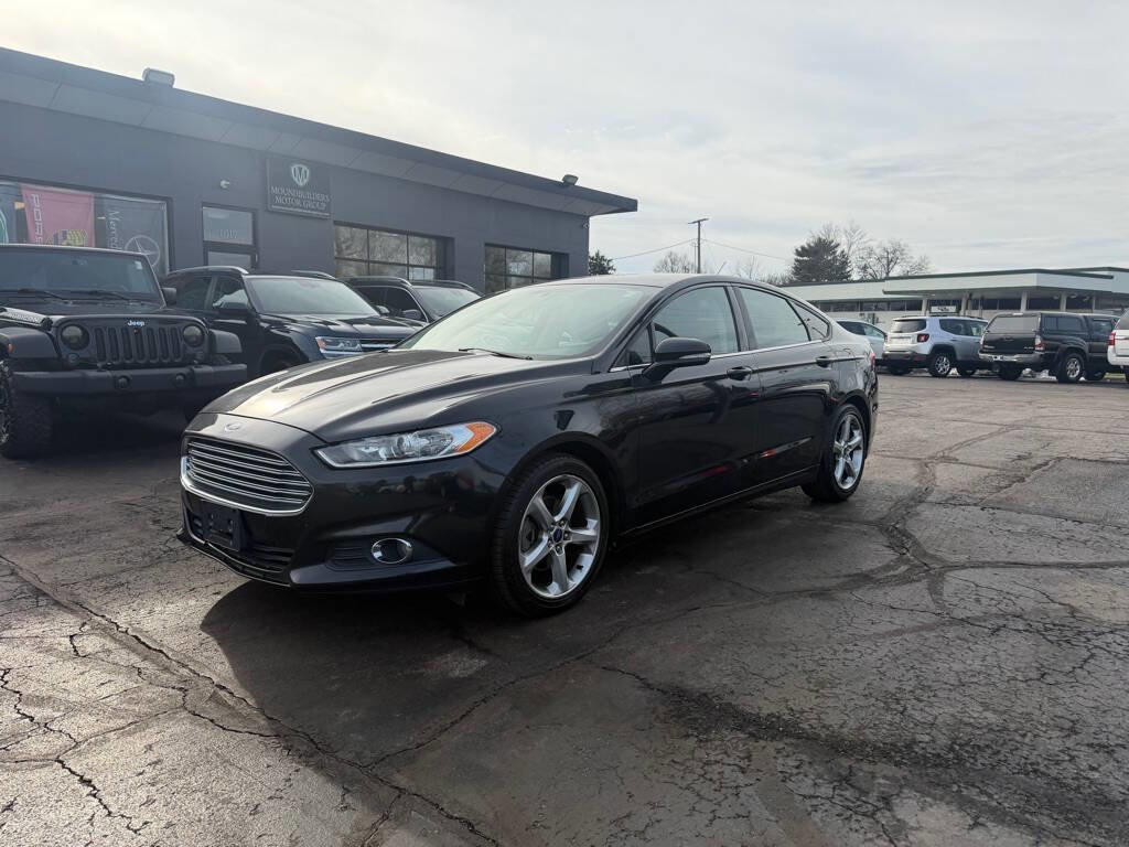 Used 2013 Ford Fusion SE image 2