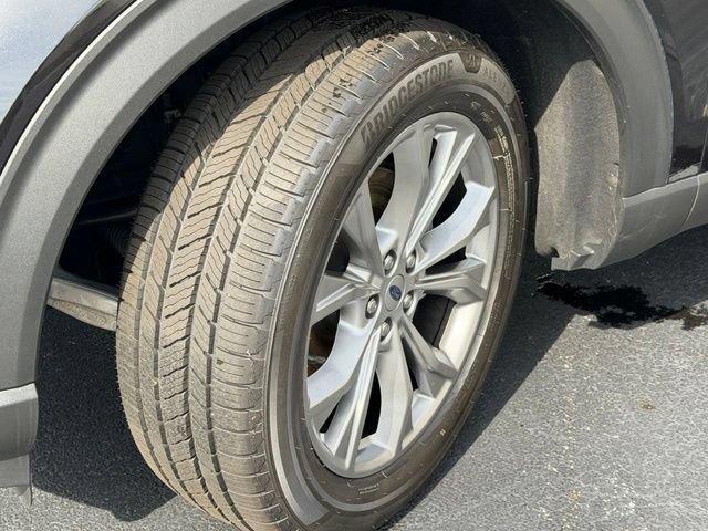 Used 2021 Ford Explorer Limited w/ Equipment Group 301A AWD/4WD image 11