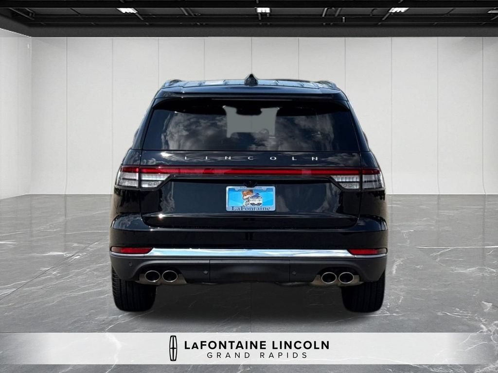 Certified 2026 Lincoln Aviator AWD image 4