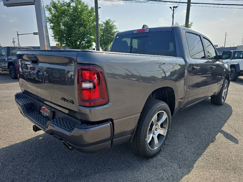 New 2026 RAM 1500 Express AWD/4WD image 3