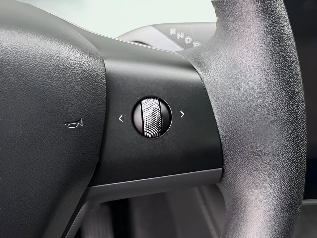Used 2023 Tesla Model 3 Standard Range image 39