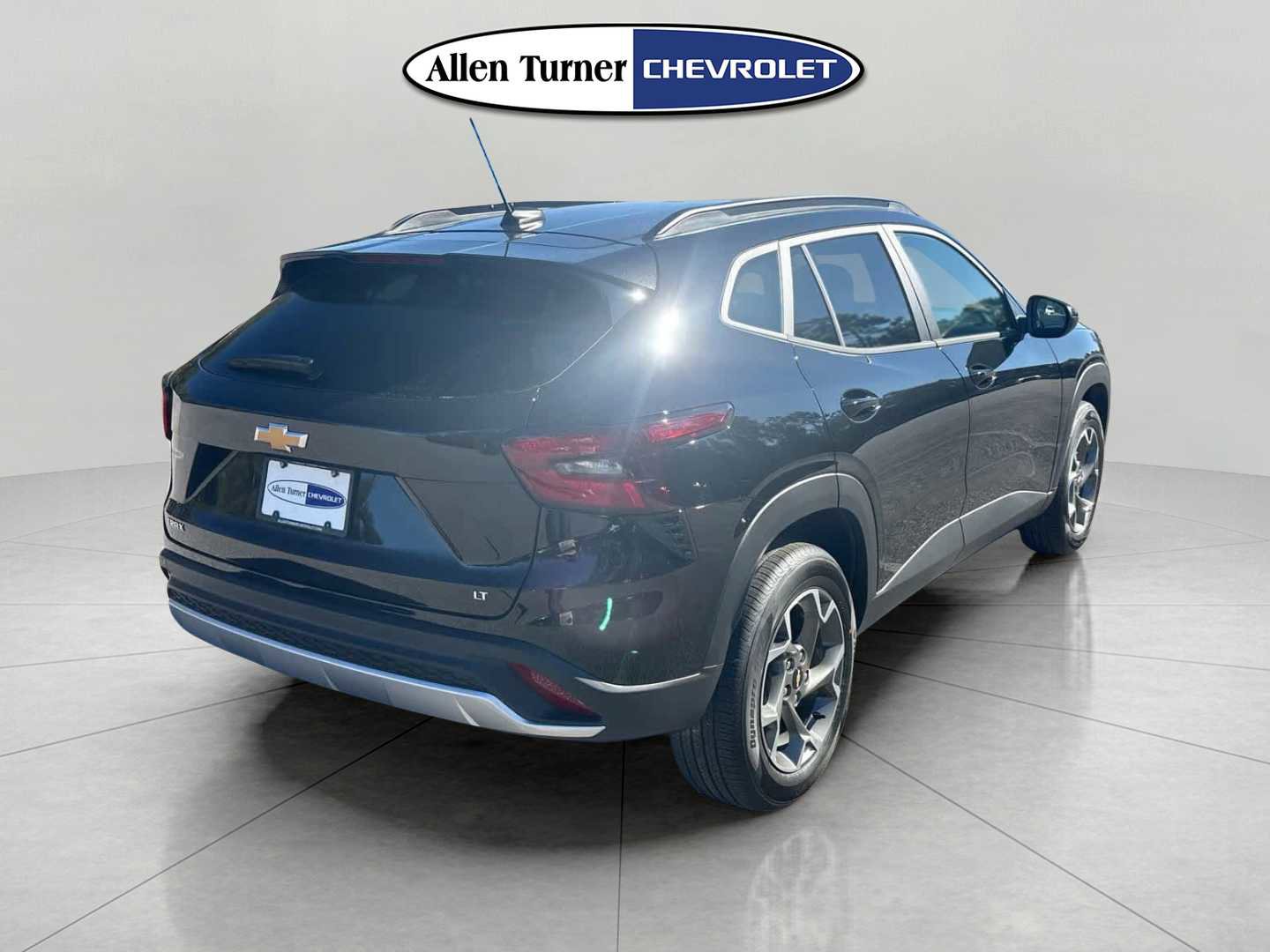 New 2026 Chevrolet Trax LT w/ Driver Confidence Package FWD image 4