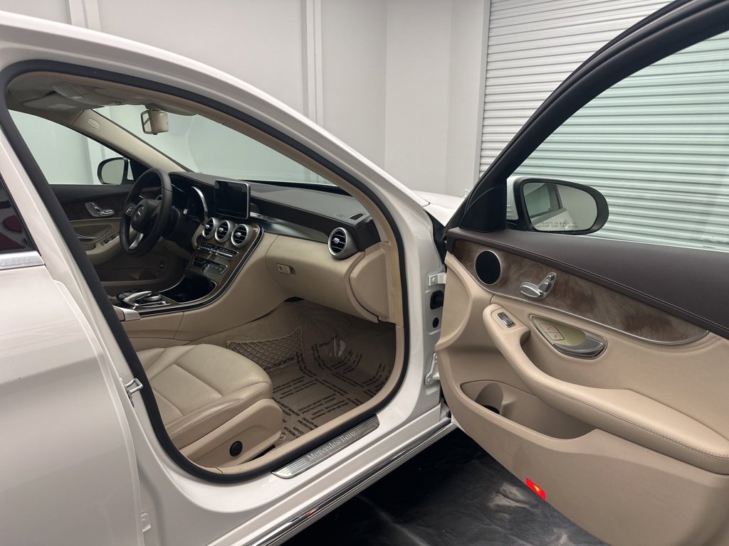 Used 2015 Mercedes-Benz C 300 Sedan w/ Luxury Package image 8