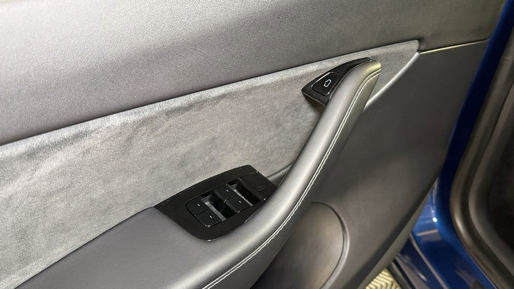 Used 2021 Tesla Model Y Standard Range image 17