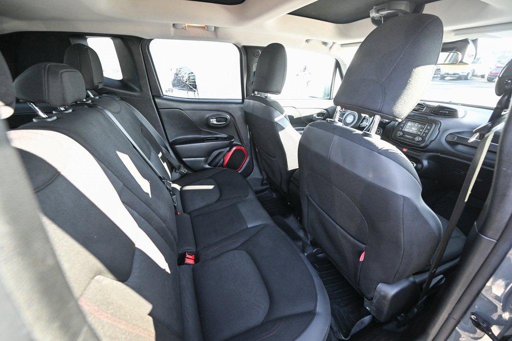 Used 2015 Jeep Renegade Trailhawk image 24