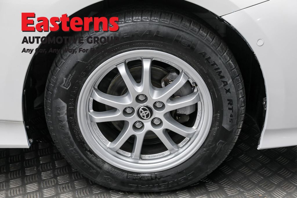 Used 2022 Toyota Prius LE image 27