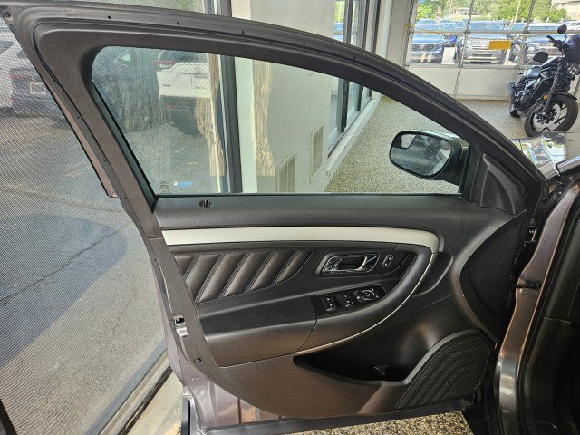 Used 2014 Ford Taurus SEL w/ Equipment Group 201A FWD image 17