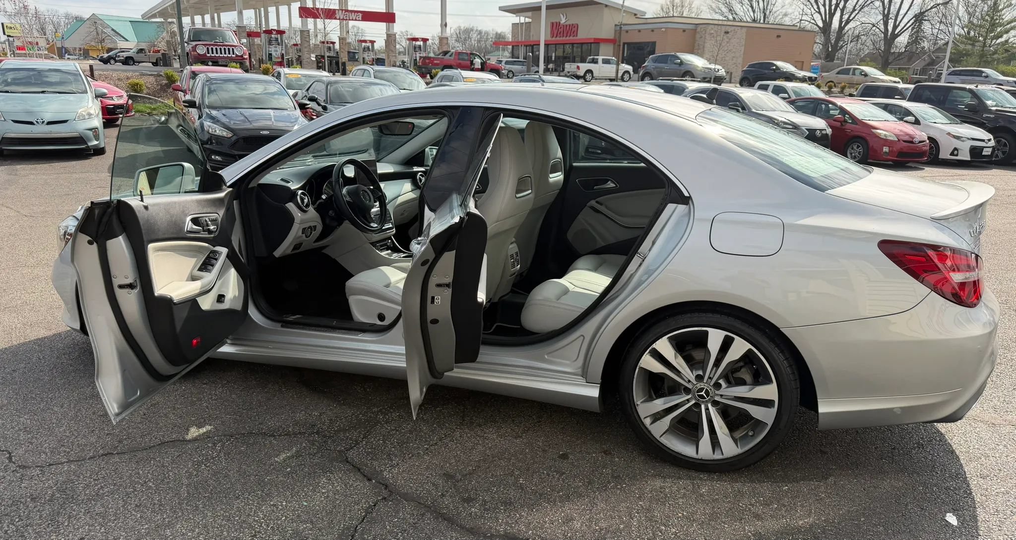 Used 2019 Mercedes-Benz CLA 250 4MATIC image 17