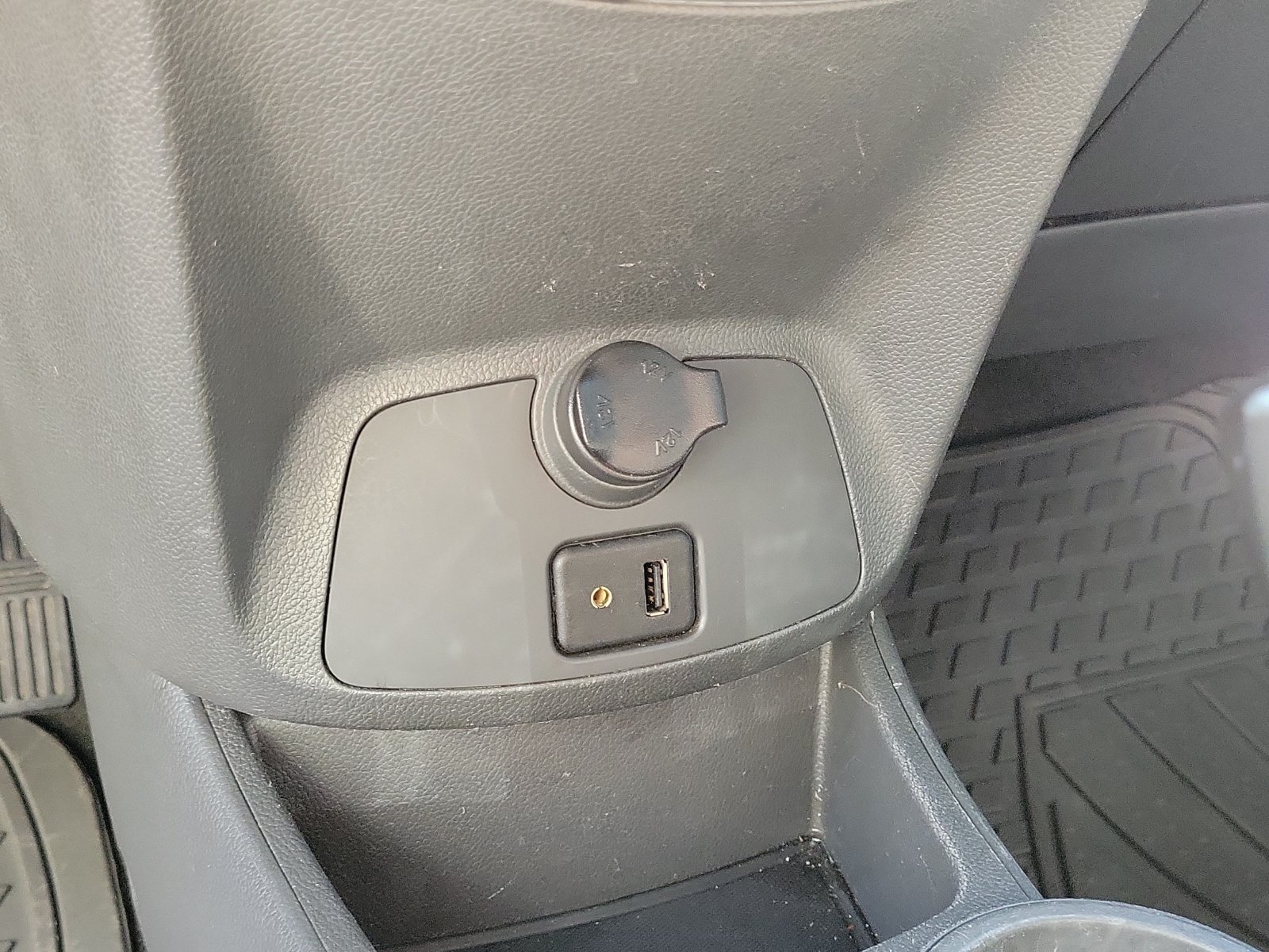 Used 2013 Chevrolet Spark LT FWD image 26