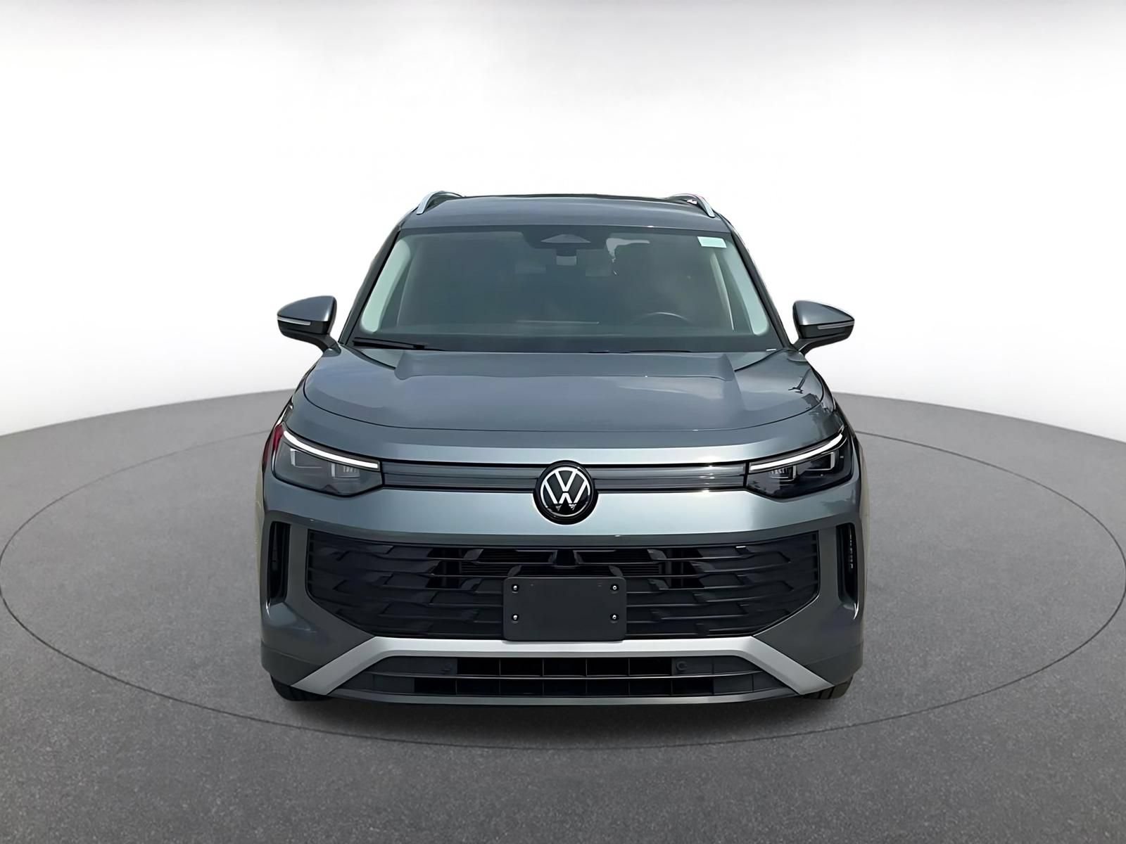 Used 2026 Volkswagen Tiguan SE FWD image 4