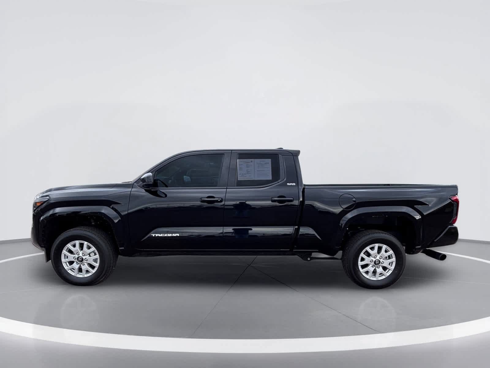 Used 2026 Toyota Tacoma SR5 w/ SR5 Upgrade Package AWD/4WD image 4