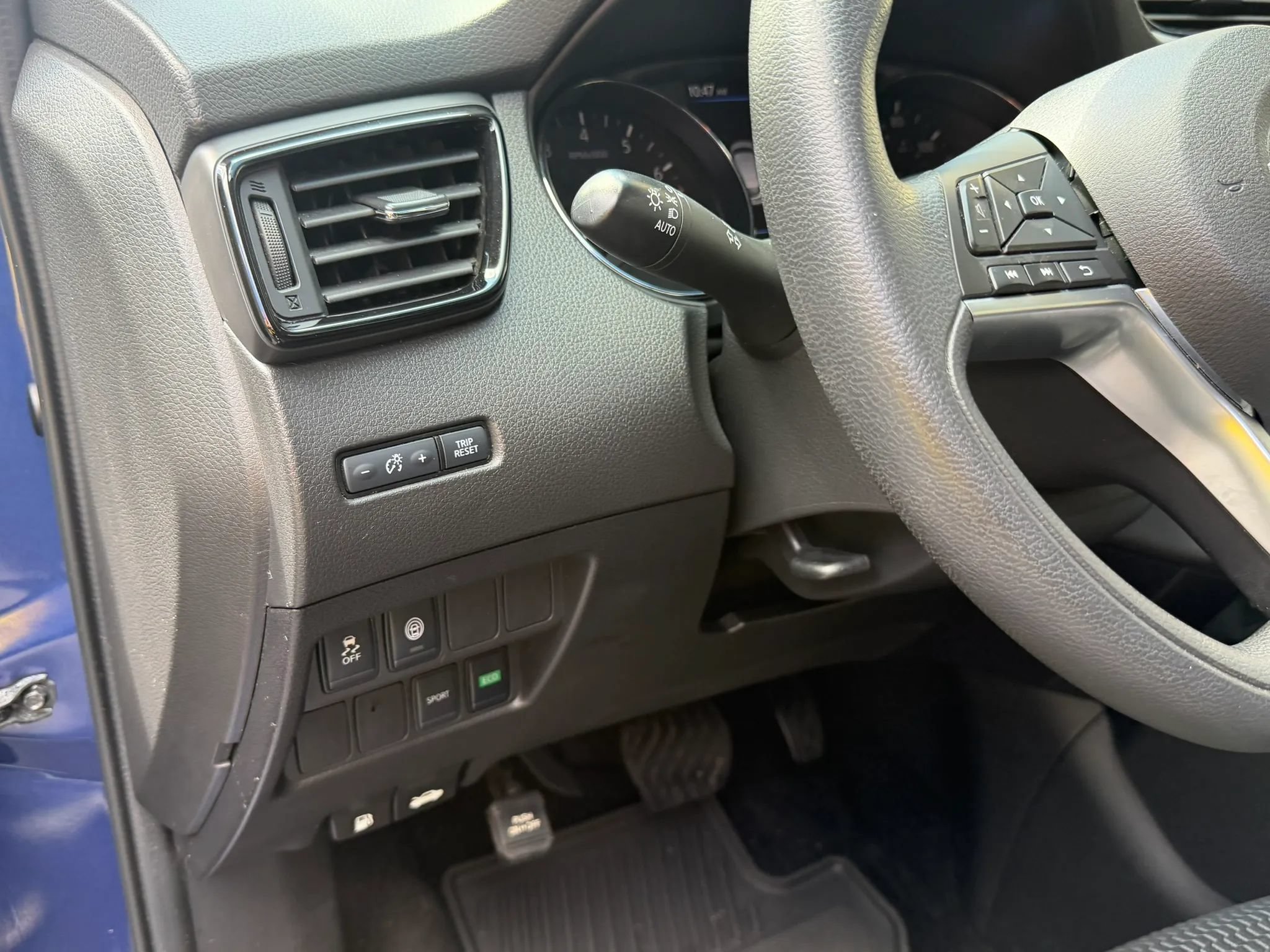 Used 2020 Nissan Rogue Sport S w/ Appearance Package FWD image 25