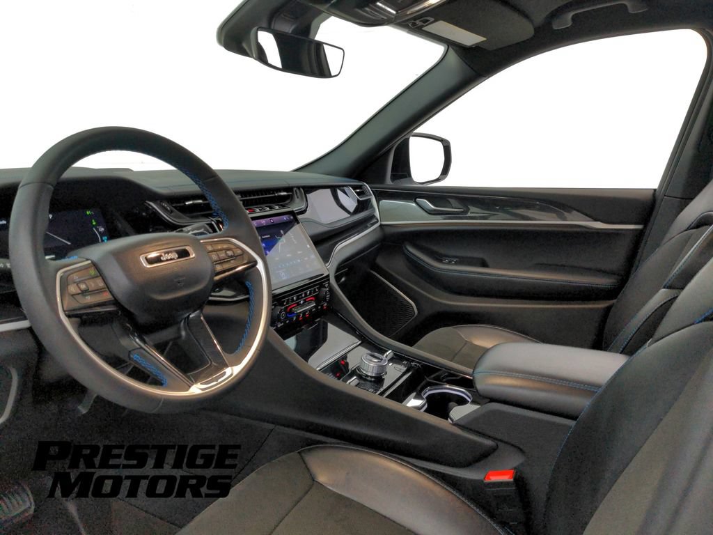 Used 2022 Jeep Grand Cherokee Trailhawk AWD/4WD image 13