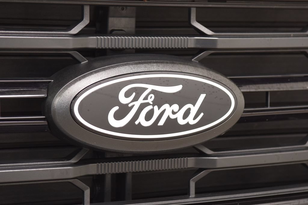 Used 2025 Ford F150 XLT w/ Equipment Group 301A Standard AWD/4WD image 16