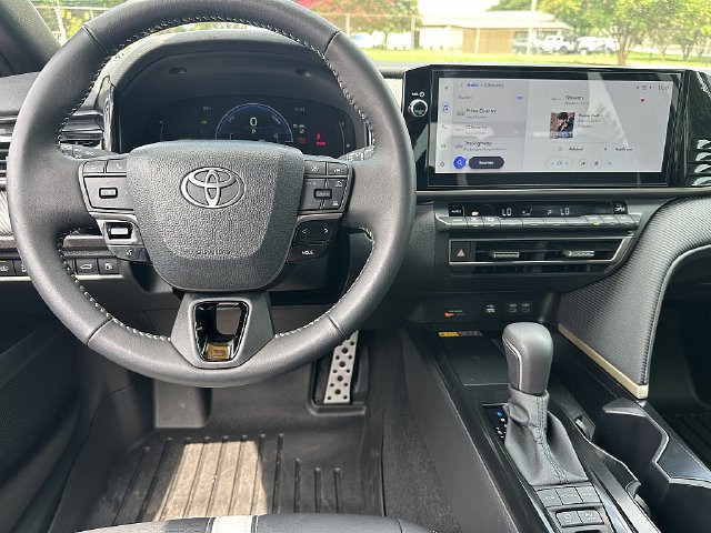 Used 2026 Toyota Camry SE w/ Multimedia Upgrade Package FWD image 16