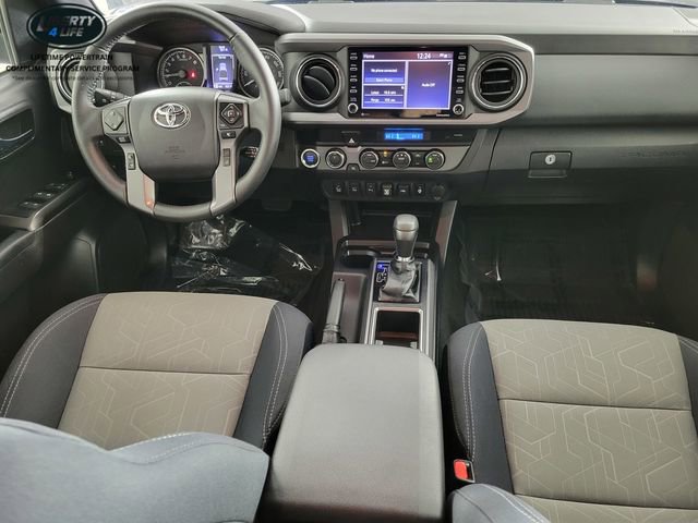 Used 2022 Toyota Tacoma TRD Sport w/ Technology Package image 33