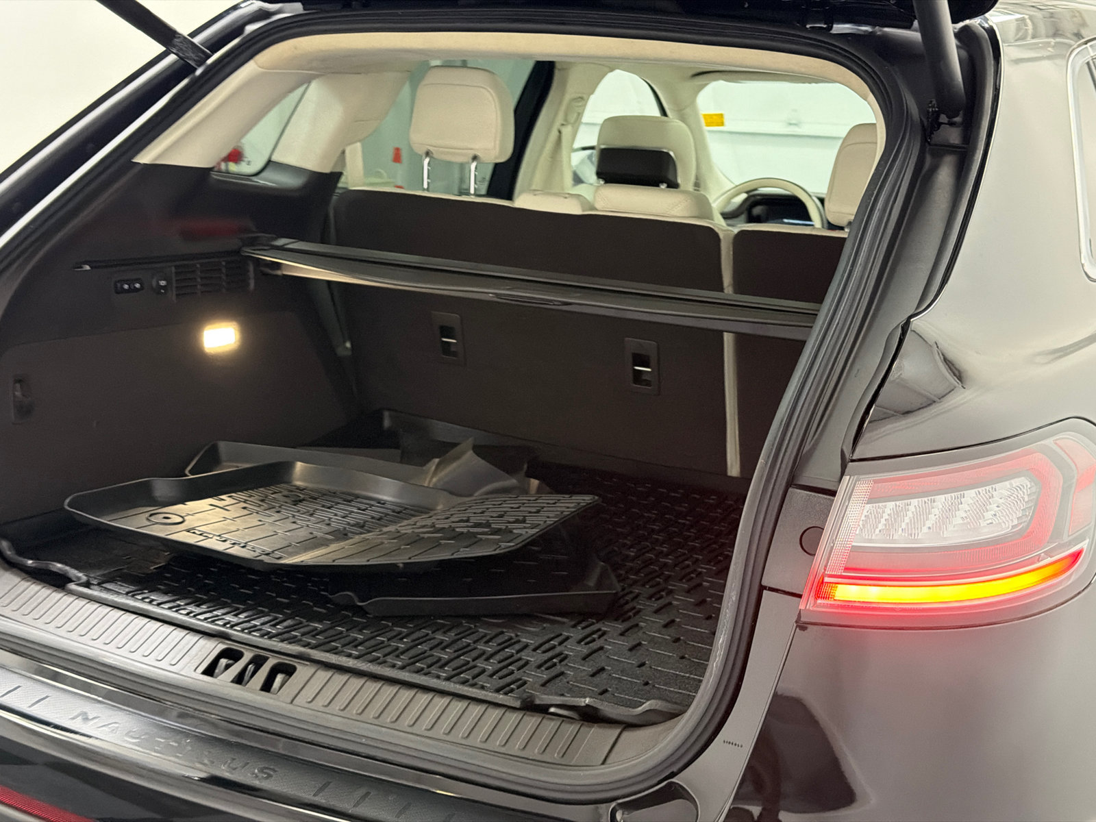 Certified 2023 Lincoln Nautilus Black Label w/ Class II Trailer Tow Package AWD/4WD image 9