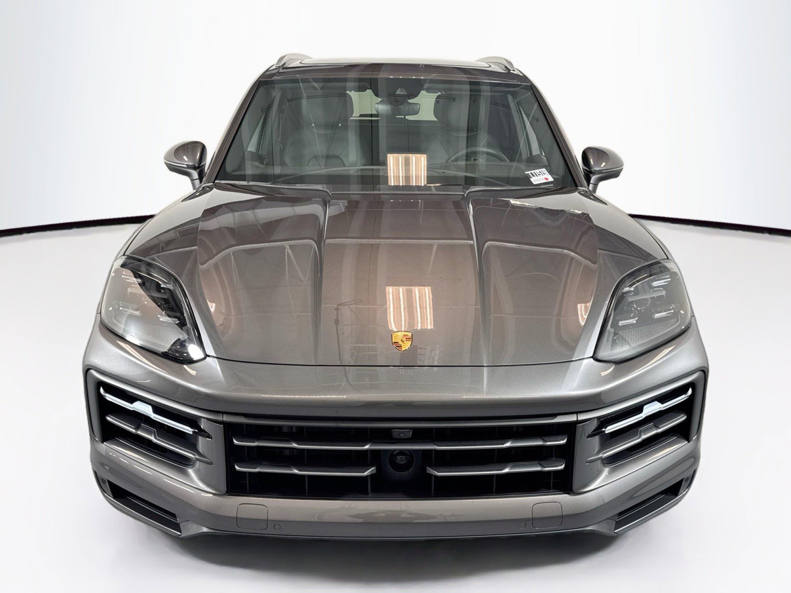 Used 2025 Porsche Cayenne image 6
