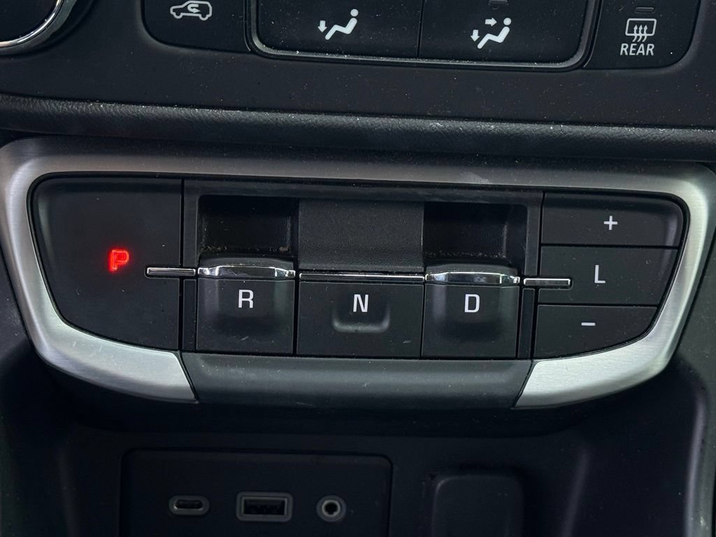 Used 2024 GMC Terrain SLE w/ Elevation Edition FWD image 28