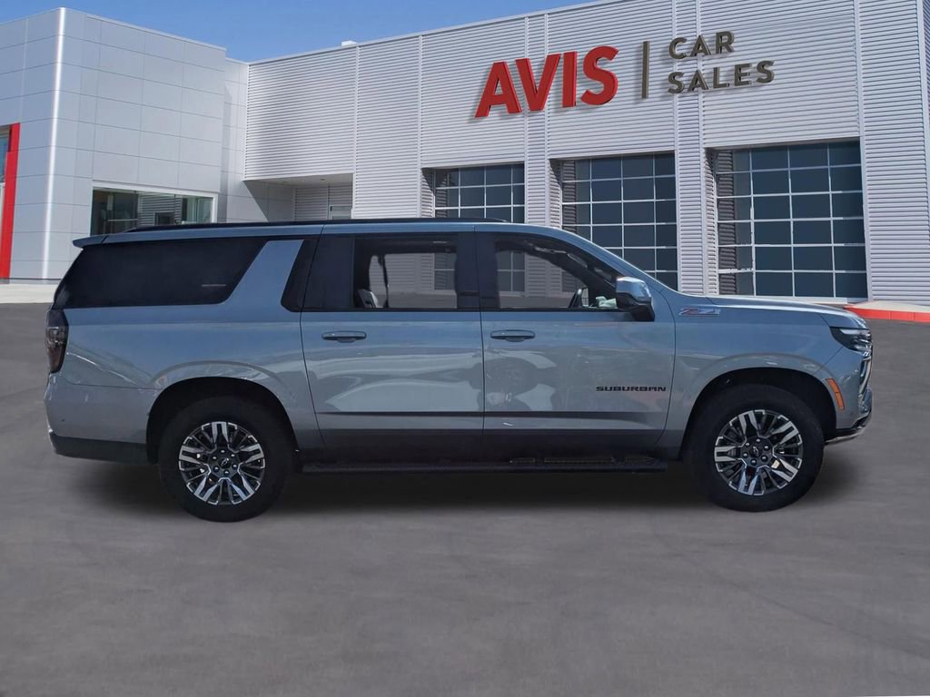 Used 2025 Chevrolet Suburban Z71 image 5
