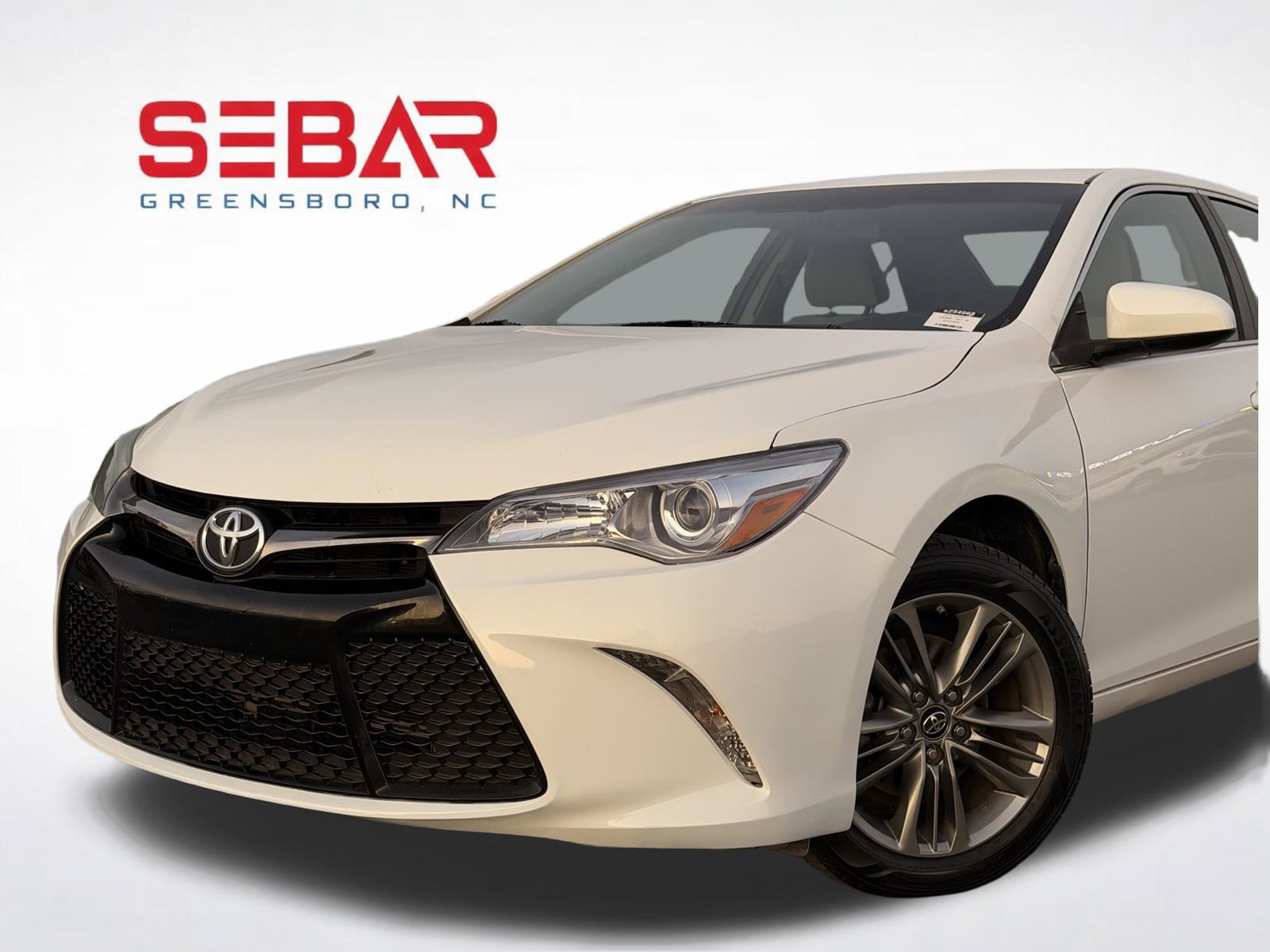 Used 2016 Toyota Camry SE FWD image 2