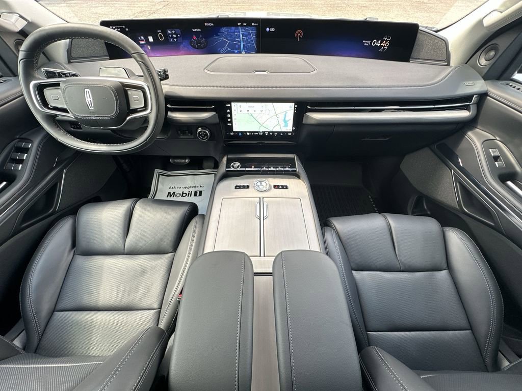 New 2025 Lincoln Navigator Reserve AWD/4WD image 21