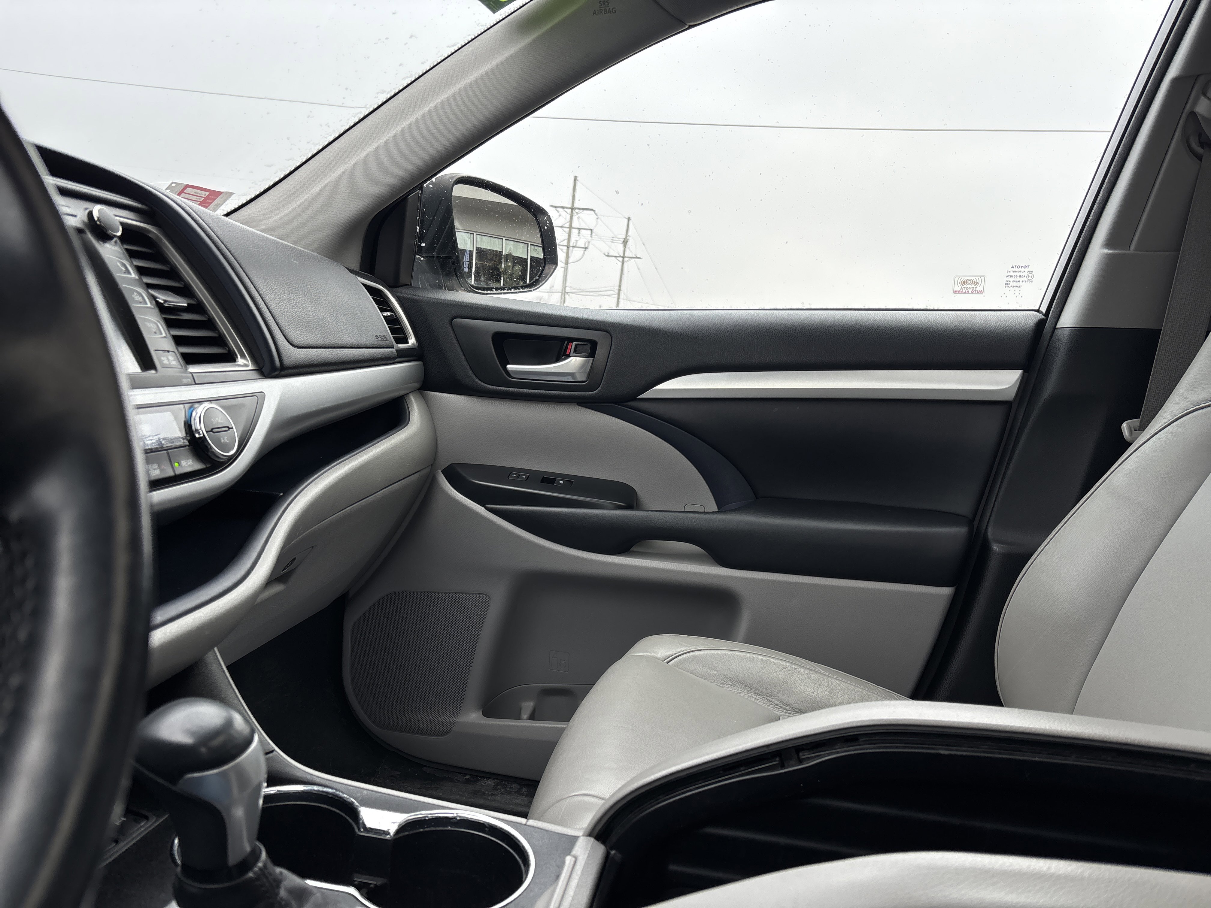 Used 2018 Toyota Highlander XLE image 24