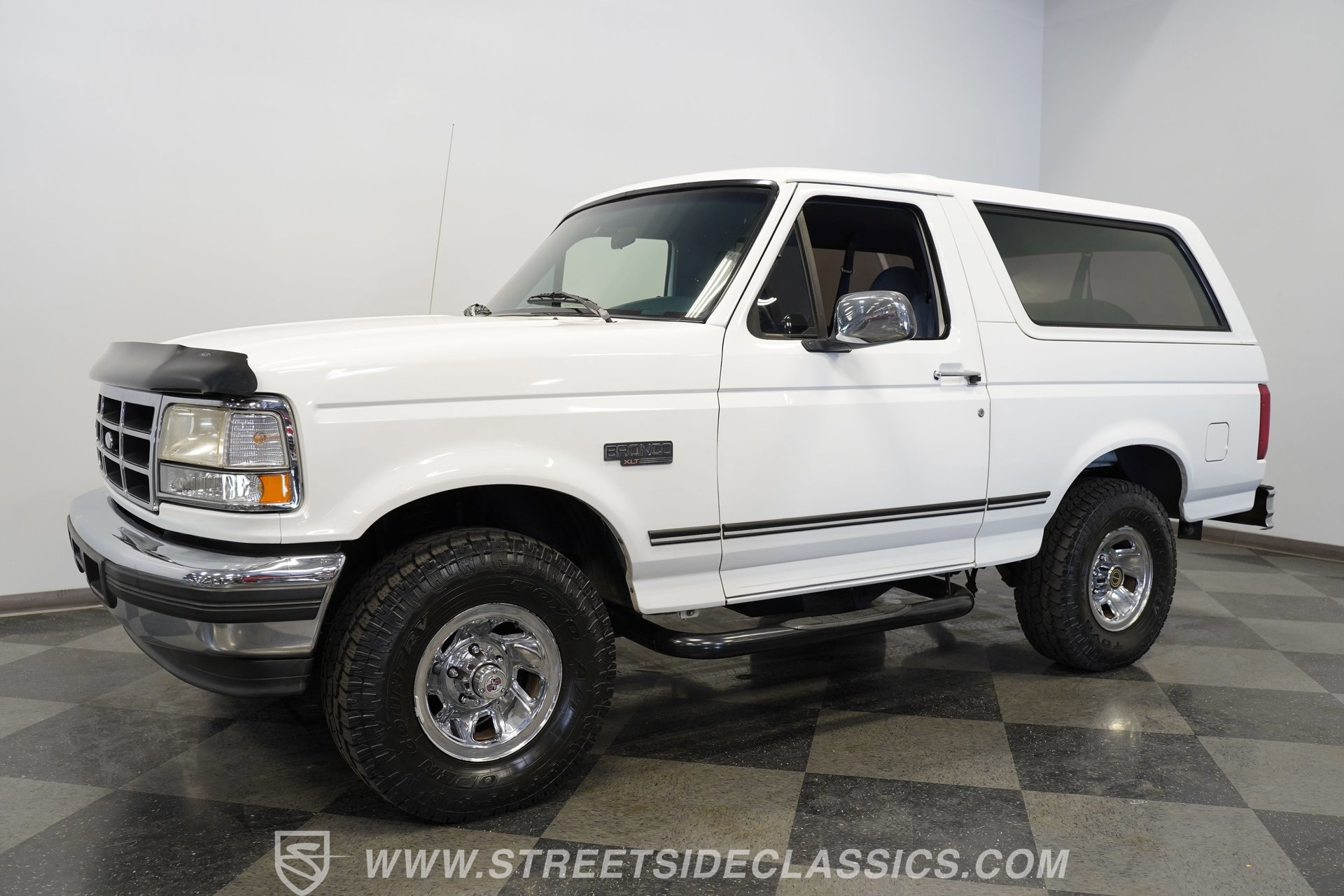 Used 1996 Ford Bronco XLT AWD/4WD image 7