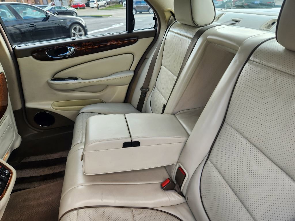 Used 2008 Jaguar XJ8 L image 37