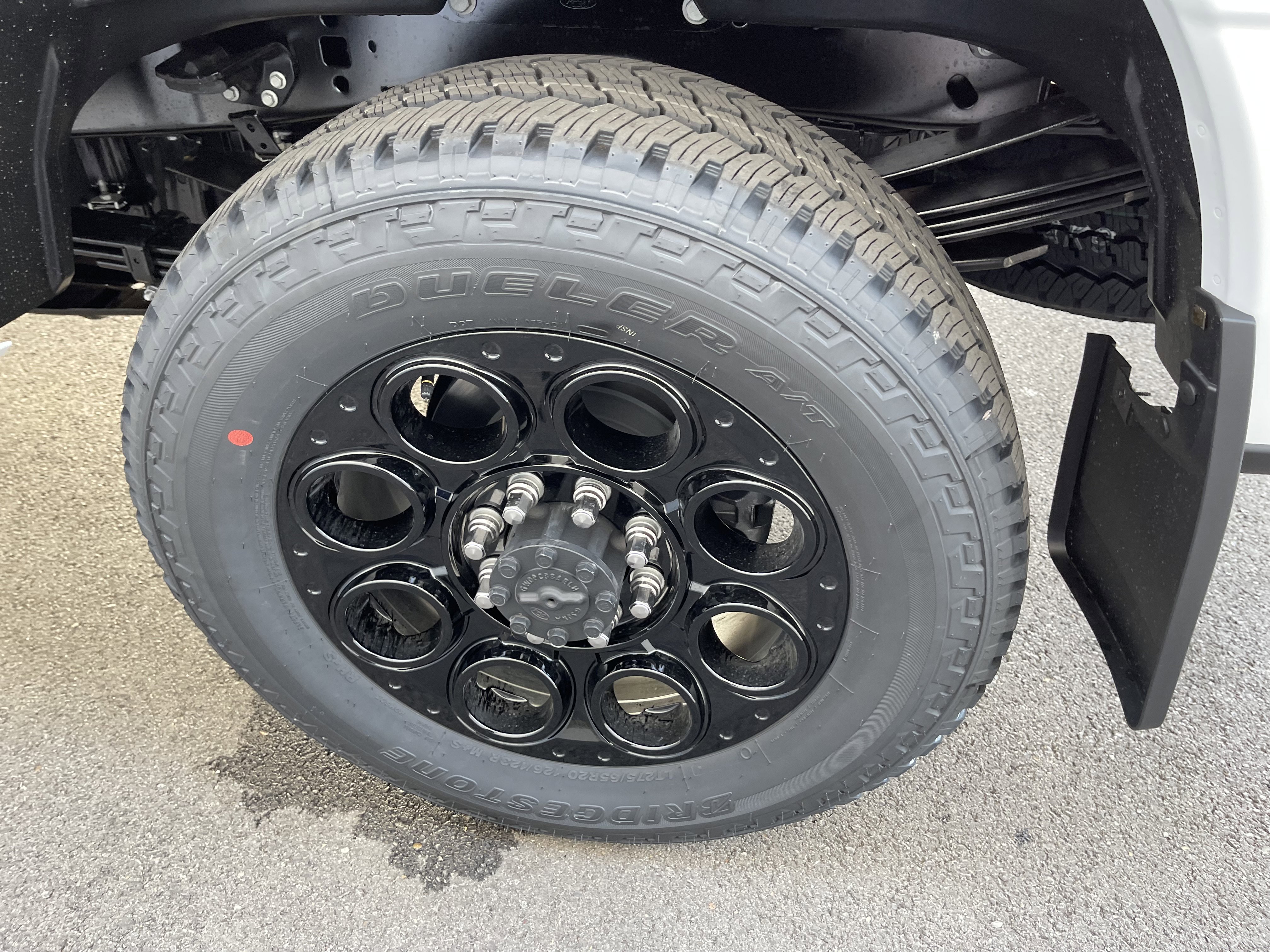 New 2026 Ford F350 Lariat w/ Black Appearance Package image 38