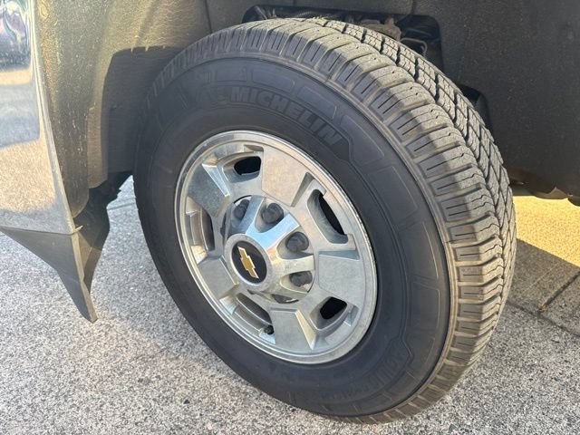 Used 2015 Chevrolet Silverado 2500 LT AWD/4WD image 12