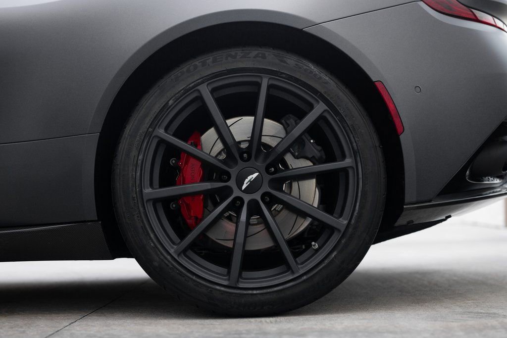 Used 2023 Aston Martin DB11 V12 image 22