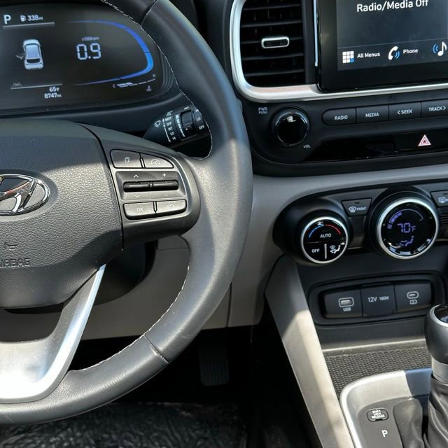 Certified 2025 Hyundai Venue SEL FWD image 26