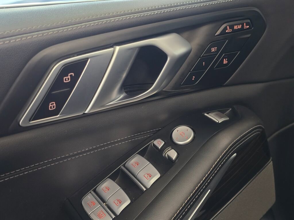 Used 2025 BMW X7 xDrive40i image 39