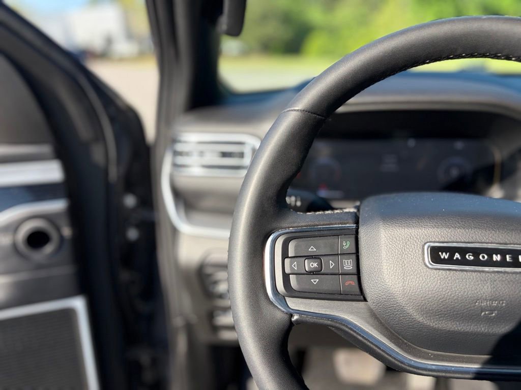 Used 2023 Jeep Wagoneer Series II AWD/4WD image 17