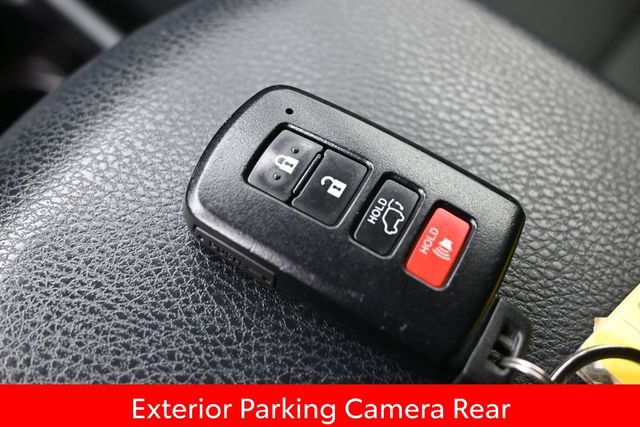 Used 2018 Toyota RAV4 XLE AWD/4WD image 17
