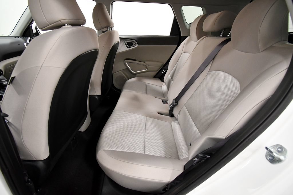 Certified 2025 Kia Soul LX FWD image 15