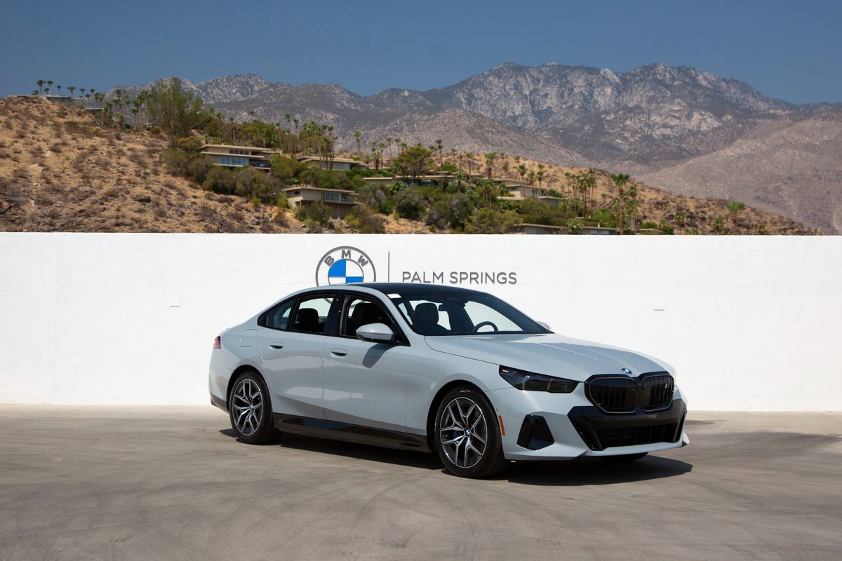 New 2026 BMW i5 eDrive40 w/ Executive Package image 1