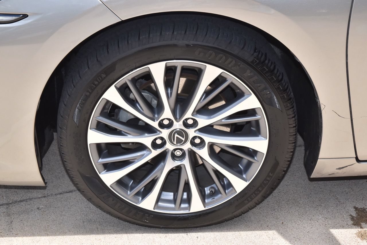 Used 2021 Lexus ES 250 w/ Premium Package AWD/4WD image 38