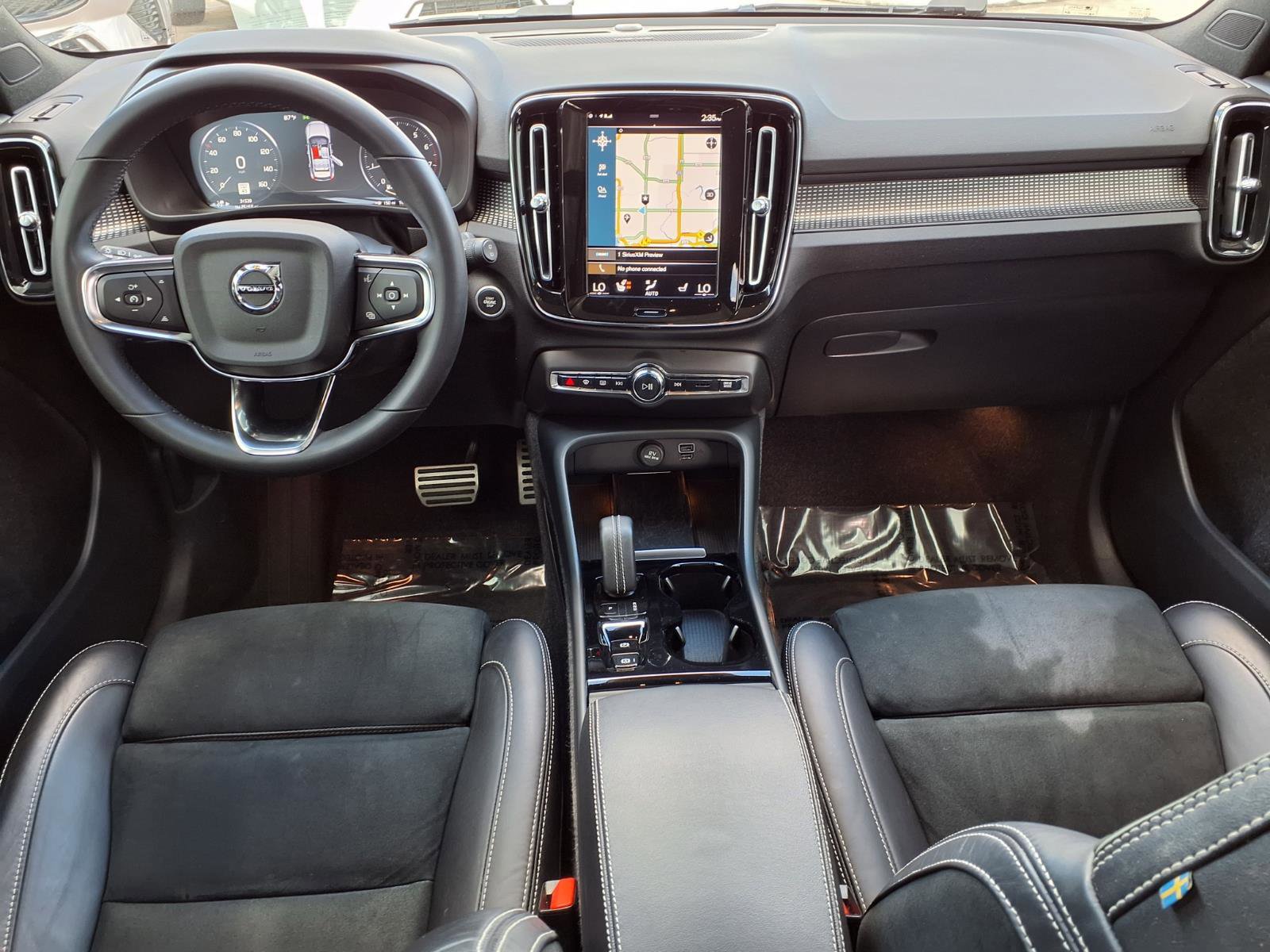 Used 2022 Volvo XC40 T5 R-Design w/ Advanced Package image 17