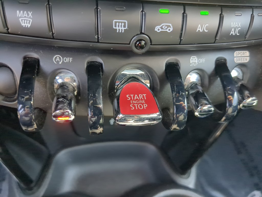 Used 2019 MINI Cooper S w/ Signature Upholstery Package FWD image 32