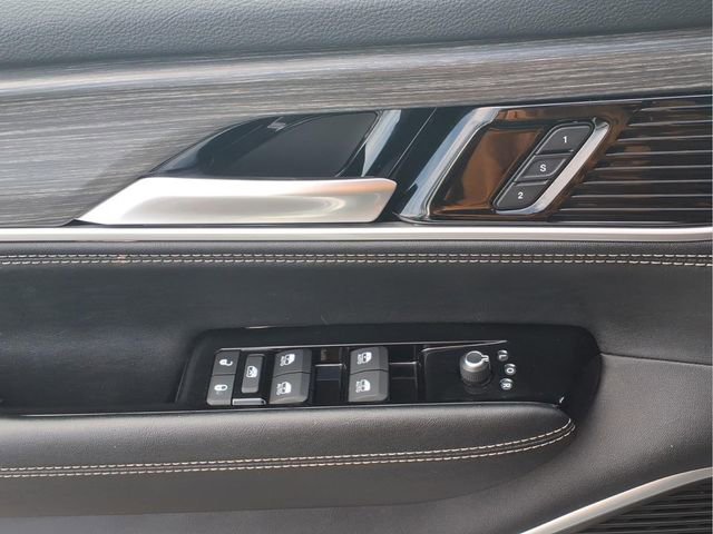 Used 2024 Jeep Wagoneer Series III image 16