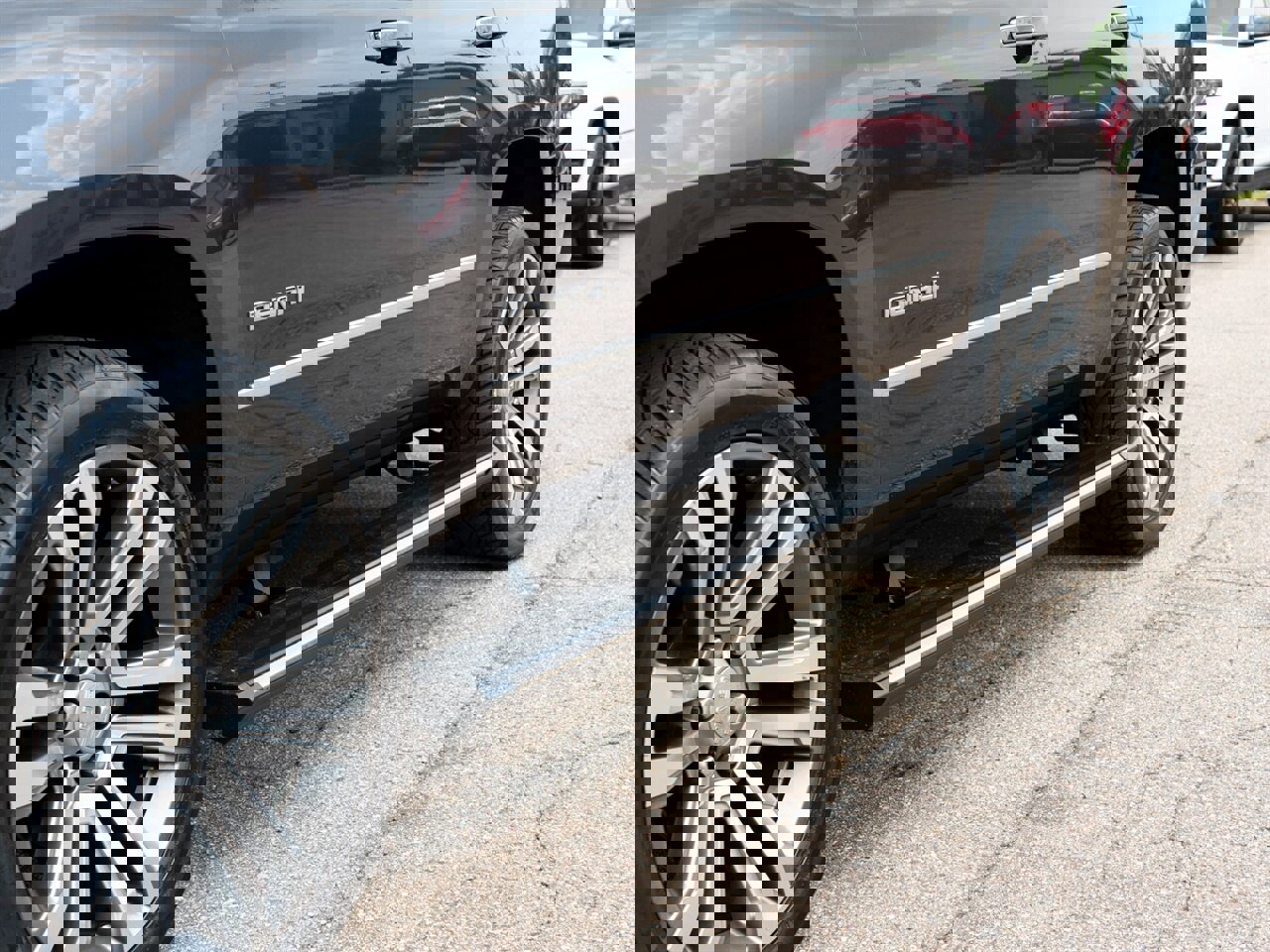 Used 2018 GMC Yukon Denali w/ Denali Ultimate Package image 12