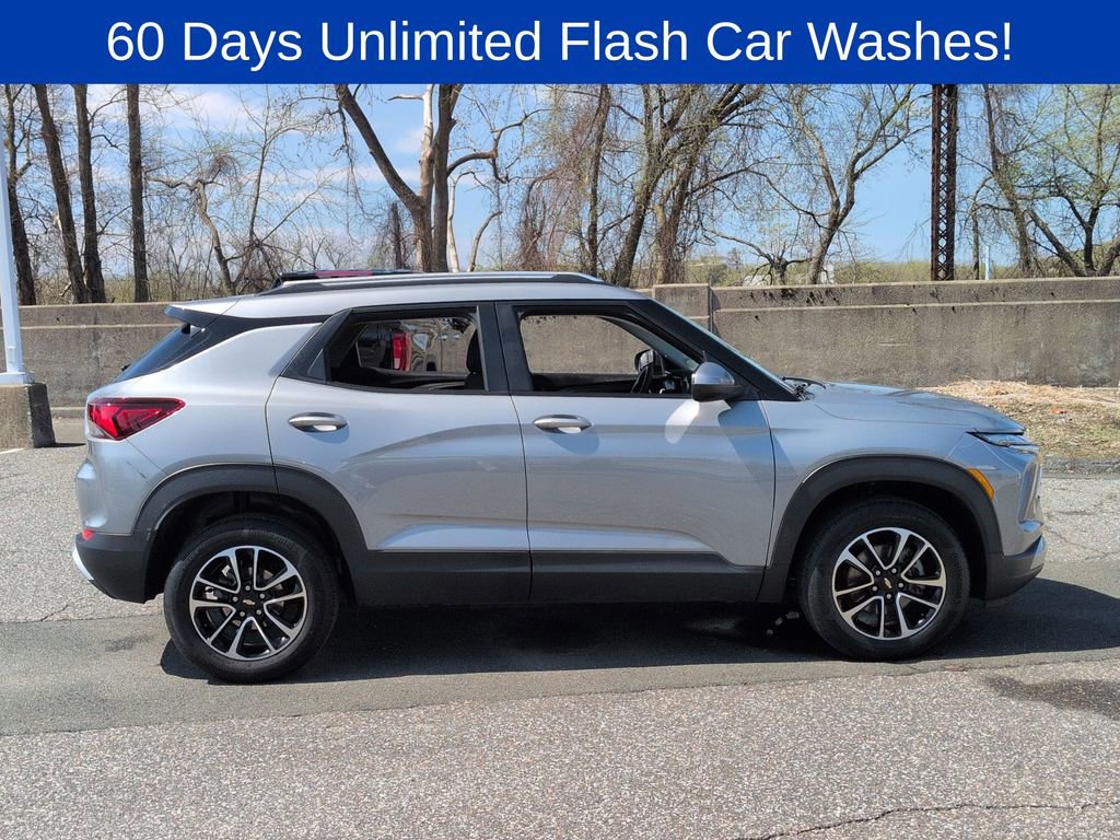 Certified 2025 Chevrolet TrailBlazer LT image 2