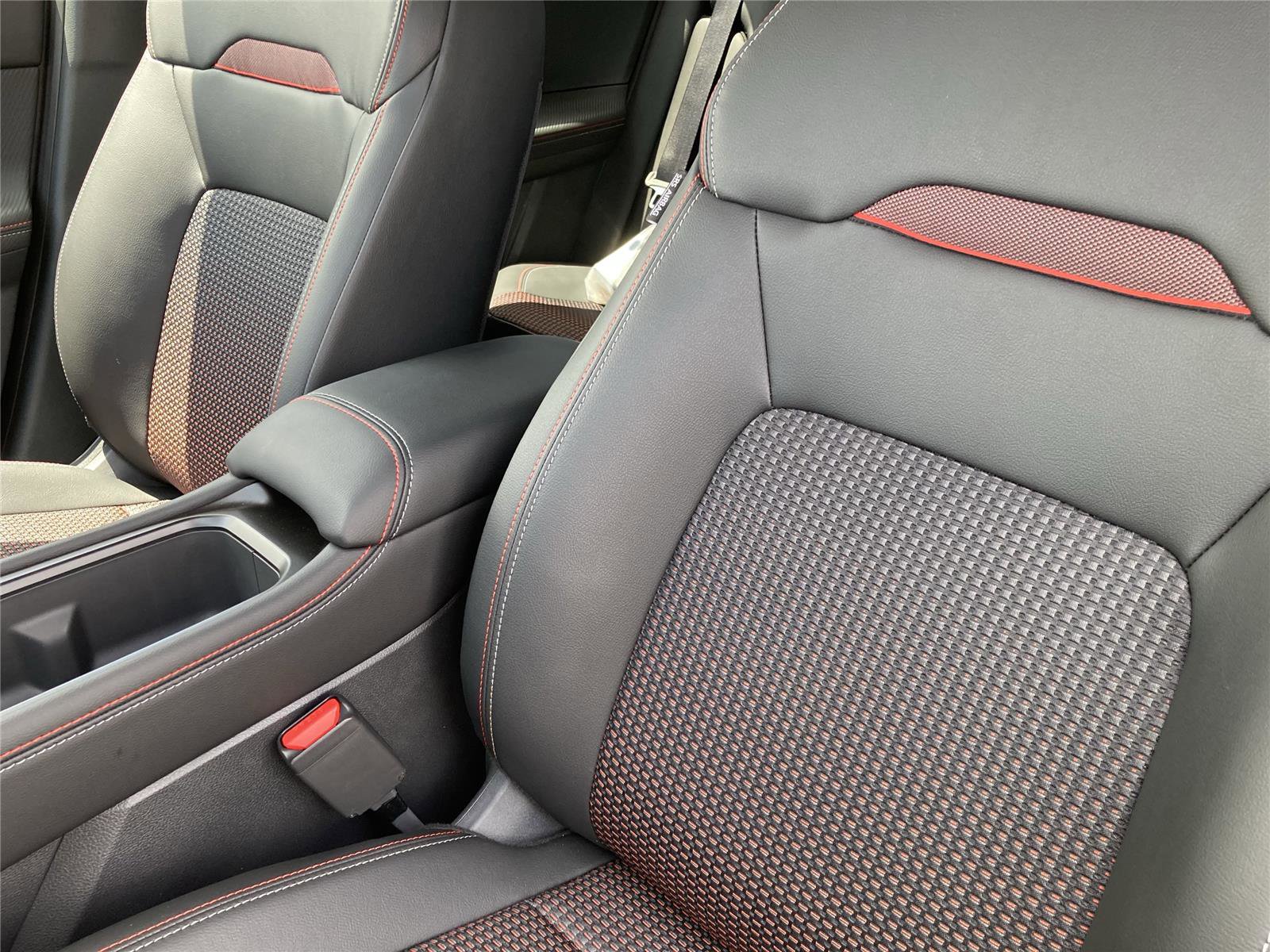 New 2025 Nissan Kicks SR w/ SR Premium Package image 28